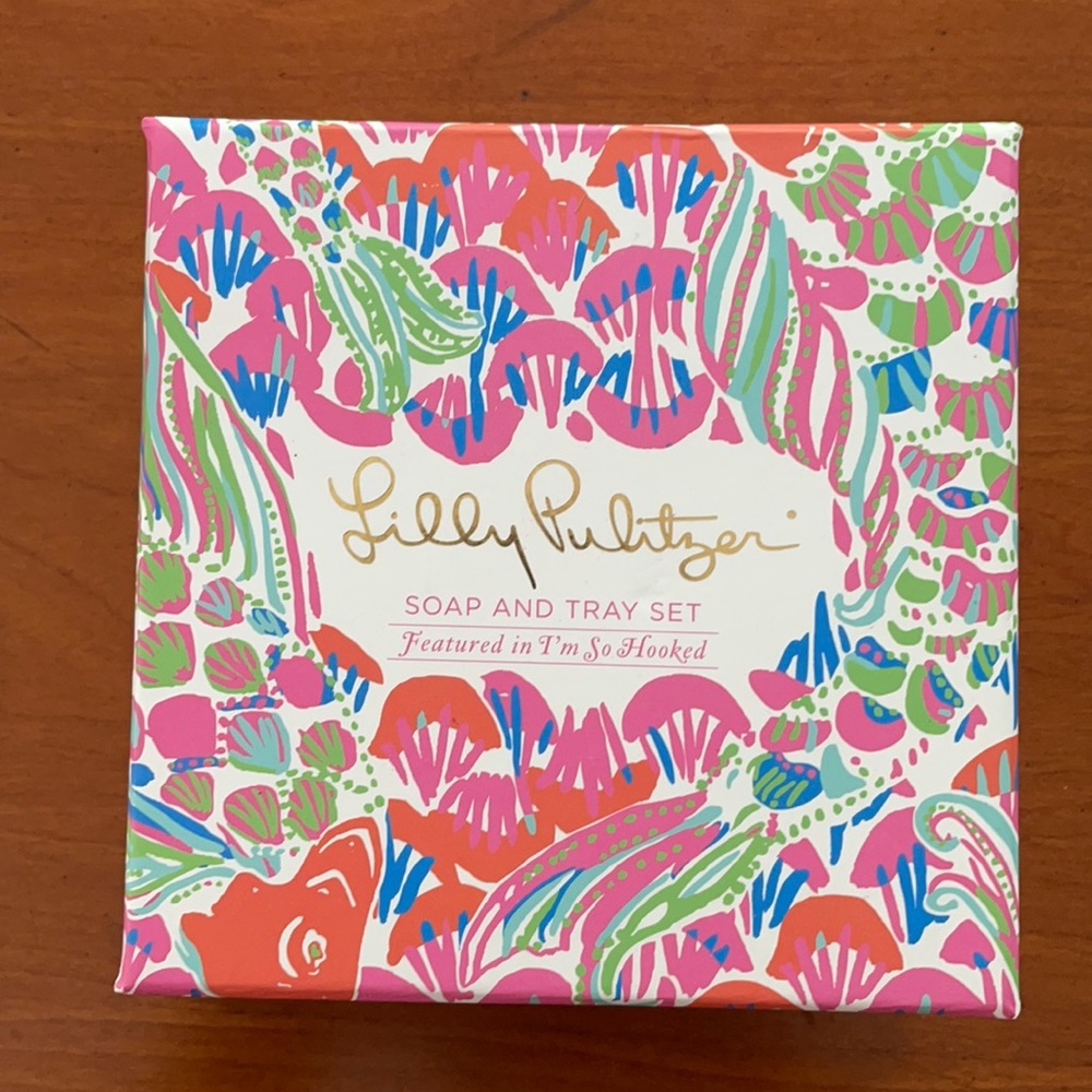 NWT Lilly Pulitzer soap and tray set